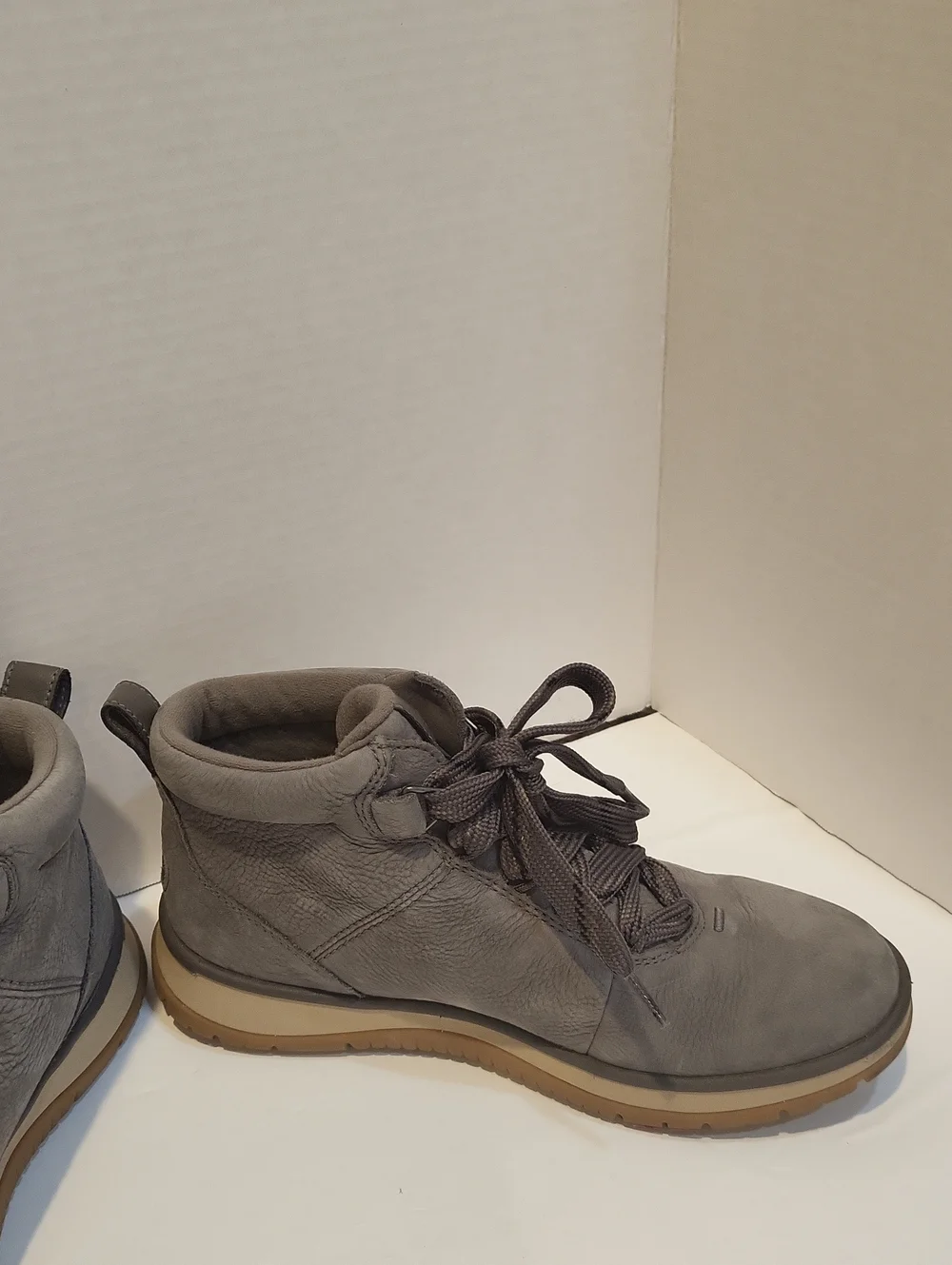 UGG Women's Lakesider Ankle Sneaker Boots Thunder Cloud Gray Size 8